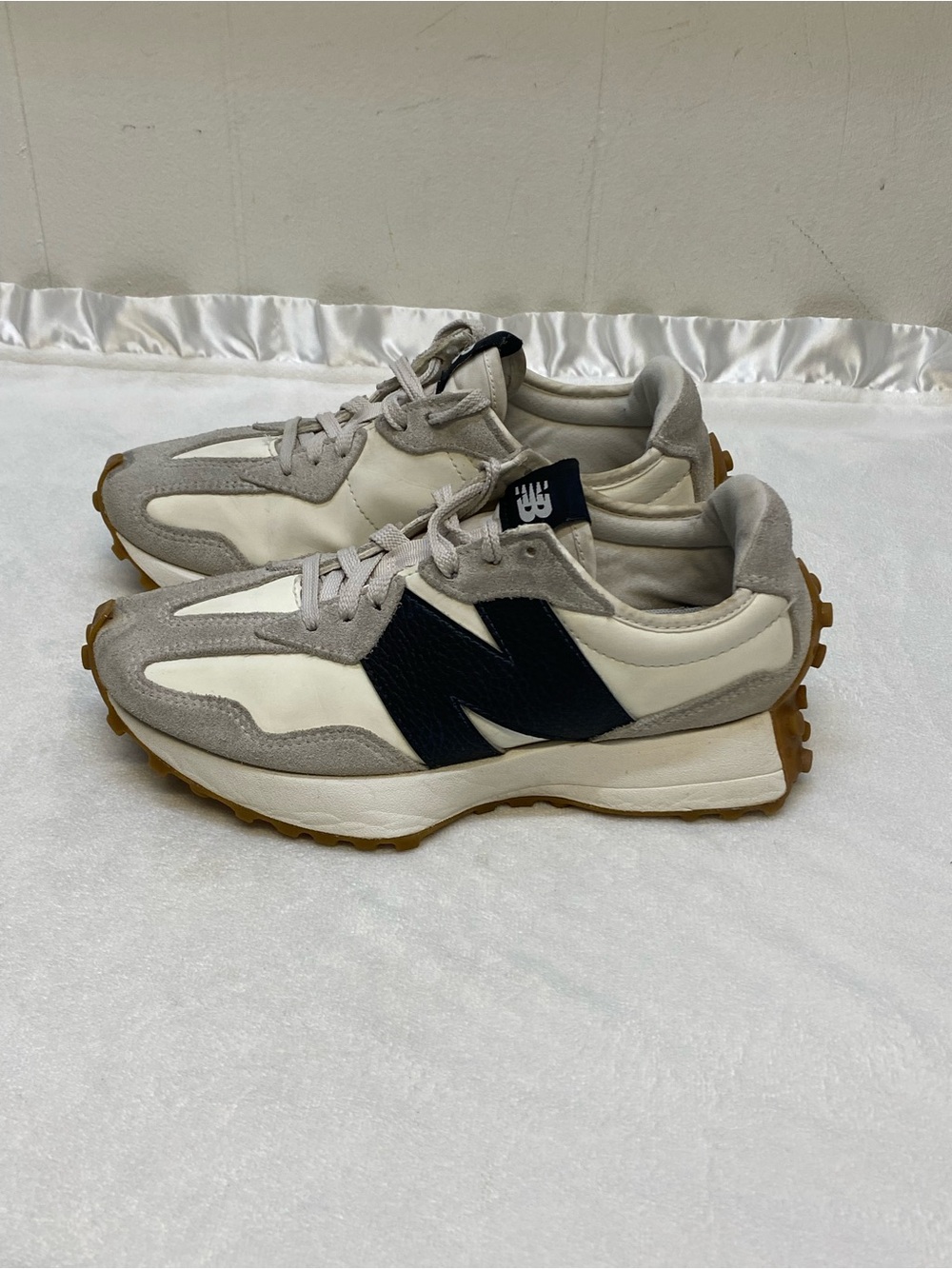 New Balance WS327GD Moonbeam Black Gum White Beige white women sneaker size 6.5